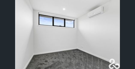 Modern 3-Bedroom Home Offering Lifestyle & Convenience - Photo 5