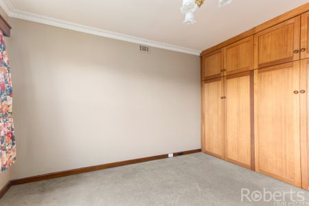 Refurbished Racecourse Residence - Photo 4