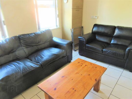 Great Apartment, 165b University Street, Queens Quarter, Belfast, BT7 1HR - Photo 1