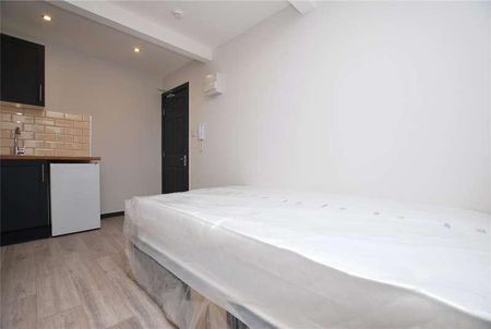 Raymond Crescent, Guildford, Surrey, GU2 - Photo 4