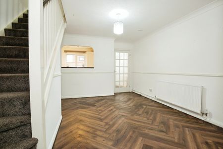 Foster Drive, Penylan, Cardiff, CF23 - Photo 4