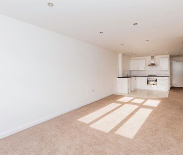 Flat 3, Falcon Court Stockett Lane, Maidstone, Coxheath, ME17 4FT - Photo 2