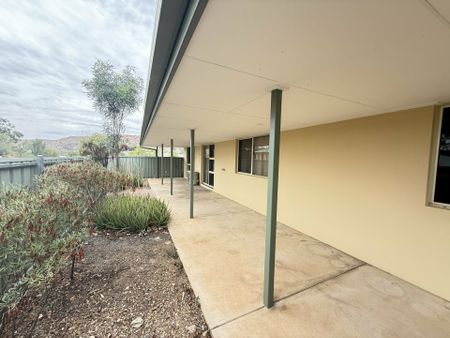 3 BEDROOM 1 BATHROOM UNIT IN LARAPINTA RECENTLY RENOVATED - Photo 5