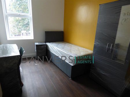 5 bedroom detached house to rent - Photo 4