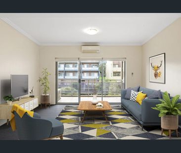 Close to everything - Photo 2