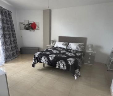 Apartamento de alquiler en Avenida Carlota Alessandri, 284, El Pinillo - Photo 3