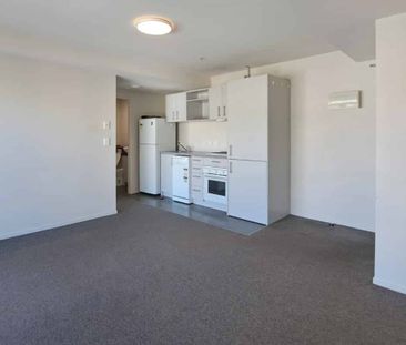 Peak Apartments - Photo 4