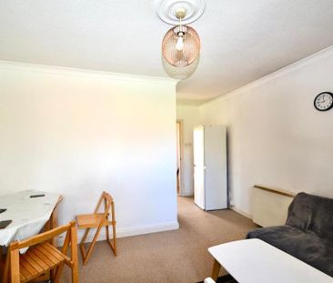 2 bedroom maisonette to rent - Photo 1