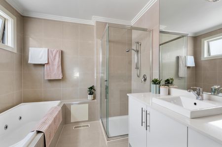 2/22 Beech Street, Surrey Hills VIC 3127 - Townhouse For Rent | Domain - Photo 4
