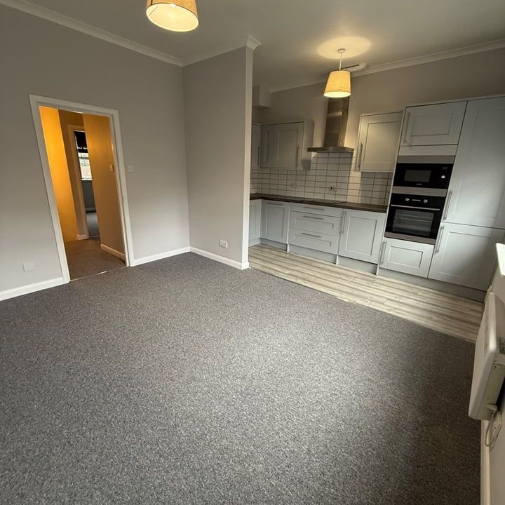 2 Bed Flat, Station Road, NW4 - Photo 1