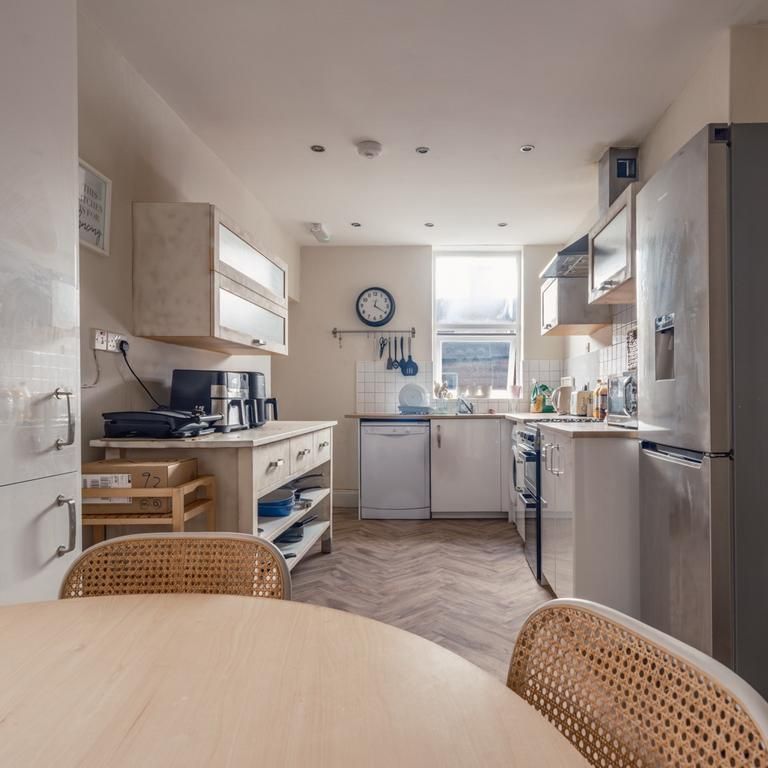 3 bedroom apartment to rent - Photo 1