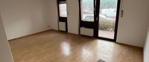 Frisch renovierte Erdgeschosswohnung in ruhiger Stadtrandlage. - Foto 1