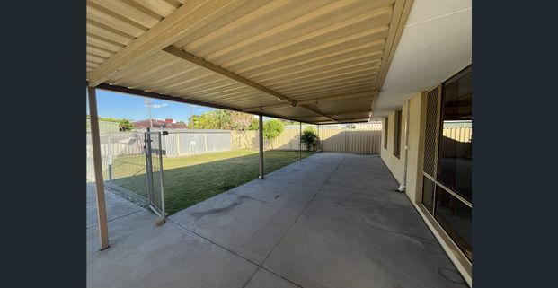 Spacious 4-Bedroom Family Home with Pool and Outdoor Entertaining - Photo 1