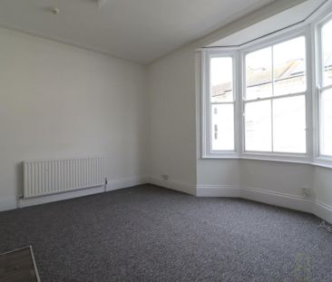 4 bedroom maisonette to rent - Photo 1