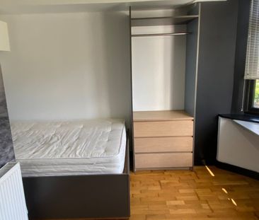 64 Newsome Road, Huddersfield, HD4 - Photo 3