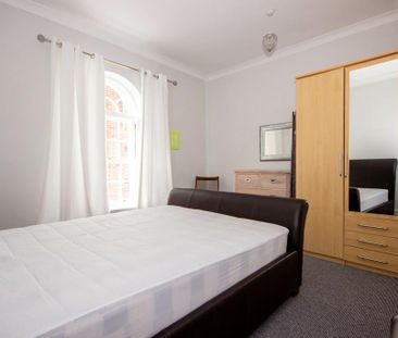 2 bedroom terraced house to rent - Photo 6