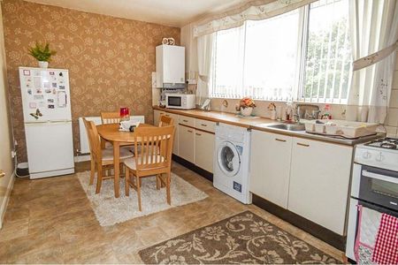 2 bed upper flat to rent in NE63 - Photo 3