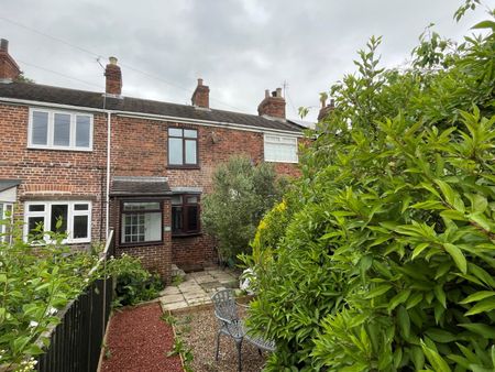 2 bedroom terraced house to rent - Photo 2