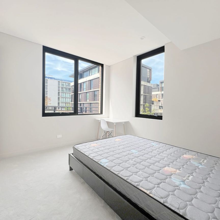 (Furnished) 3 Bedroom Apartment with Huge Private Terrace - Photo 1