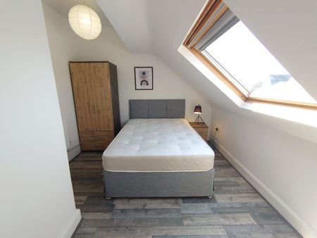 Jubilee Drive, Liverpool. - Photo 2