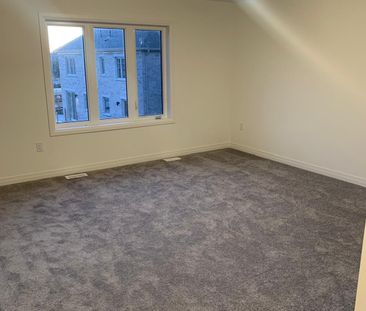 For Lease - 72 West Oak Trail, Barrie, Ontario - Photo 4