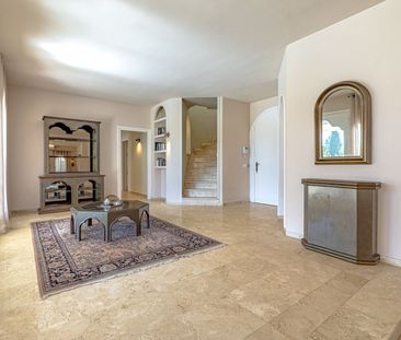 Semi-Detached House in Estepona - Photo 2