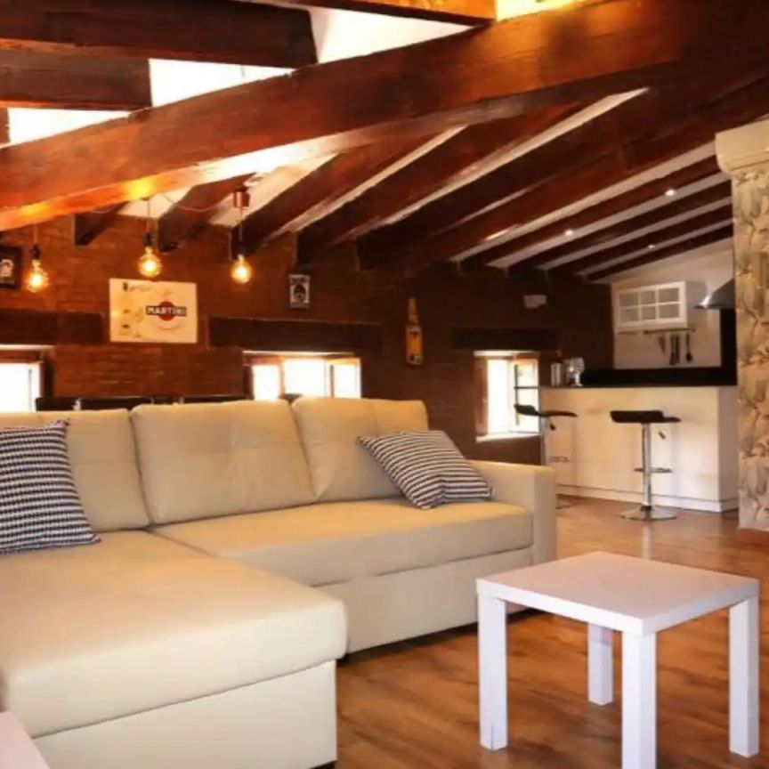 Valencia Capital - Photo 1