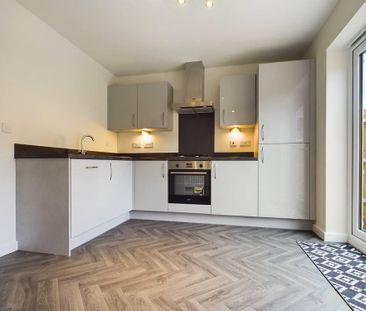 2 bedroom end of terrace house to rent - Photo 4