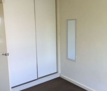 1 Bedroom apartment available in prime location - Photo 3