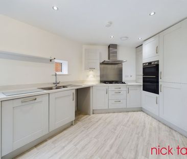 York Road, Priorslee Telford, Shropshire, TF2 9WD - Photo 5