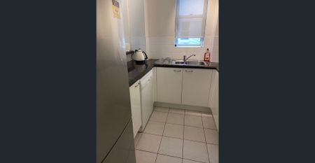 BRIGHT & SUNNY APARTMENT - Photo 4