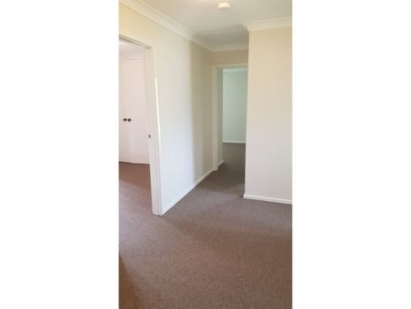 Large Four Bedroom Home - Photo 4