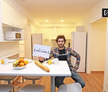 barcelona, Catalonia 08013 - Photo 1