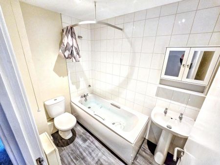 2 bedroom apartment to rent - Photo 4