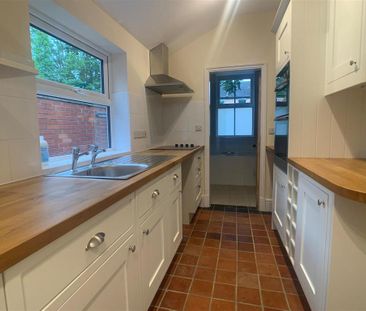 3 bedroom terraced house to rent - Photo 6