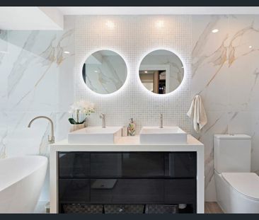 UNFURNISHED LUXURY LIVING | COASTAL ELEGANCE | PRIME MAIN BEACH LOCATION - Photo 6