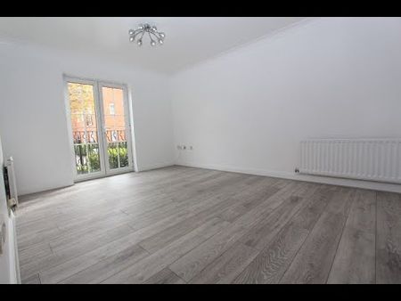 2 Bed Flat, Seaton Square, NW7 - Photo 2