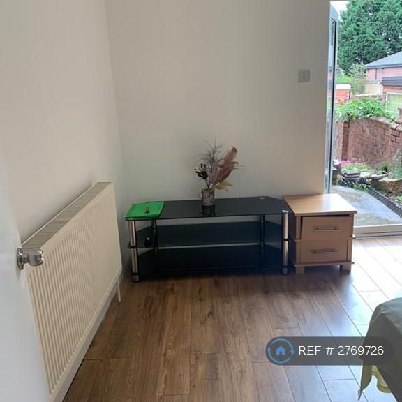 4 bedroom terraced house to rent - Photo 1