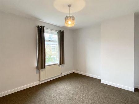2 bedroom terraced house to rent - Photo 4