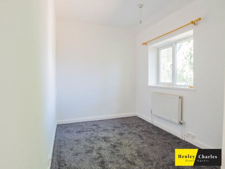 3 Bedroom For Rent - Photo 2