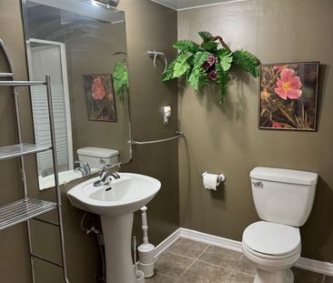 For Lease - 6921 Golden Hills Way, Mississauga, Ontario - Photo 1