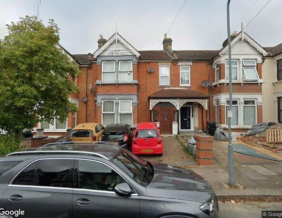 5 Bed Terraced House, Stanhope Gardens, IG1 - Photo 1