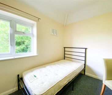 5 bedroom semi-detached house to rent - Photo 4