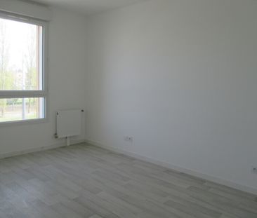 Location Appartement 2 pièces 42m² ST JEAN DE BRAYE 45800 - Photo 2
