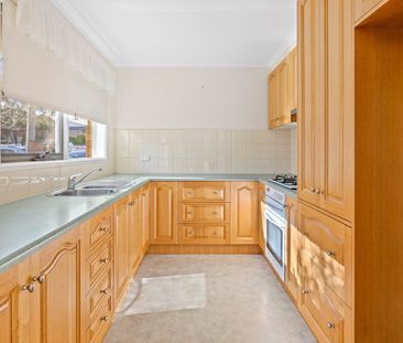 Spacious Family Home in a Convenient Location - Photo 3