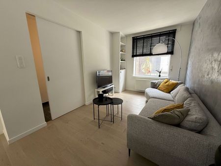 Recent gerenoveerd en volledig gemeubeld rijhuis met tuin te huur - Photo 2