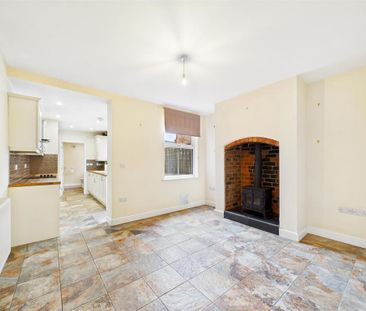 4 bedroom terraced house to rent - Photo 1