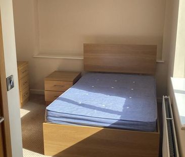 1 bedroom in a flat share to rent - Photo 1