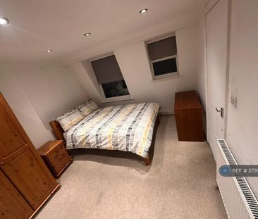 1 bedroom in a house share to rent - Photo 3