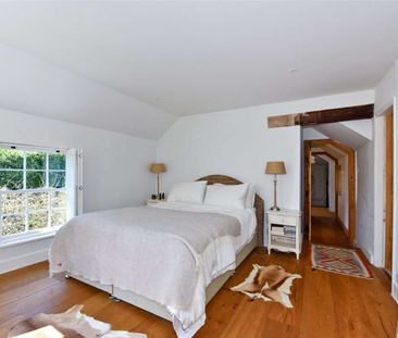 Idyllic detached cottage which is well presented throughout and has... - Photo 6